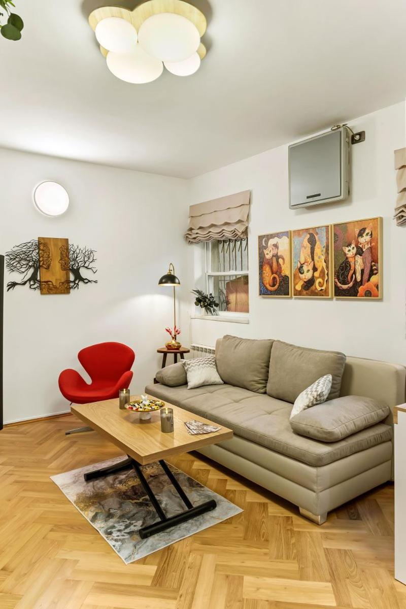 Appartamento Casa De Povesti - Calea Victoriei Bucarest Esterno foto