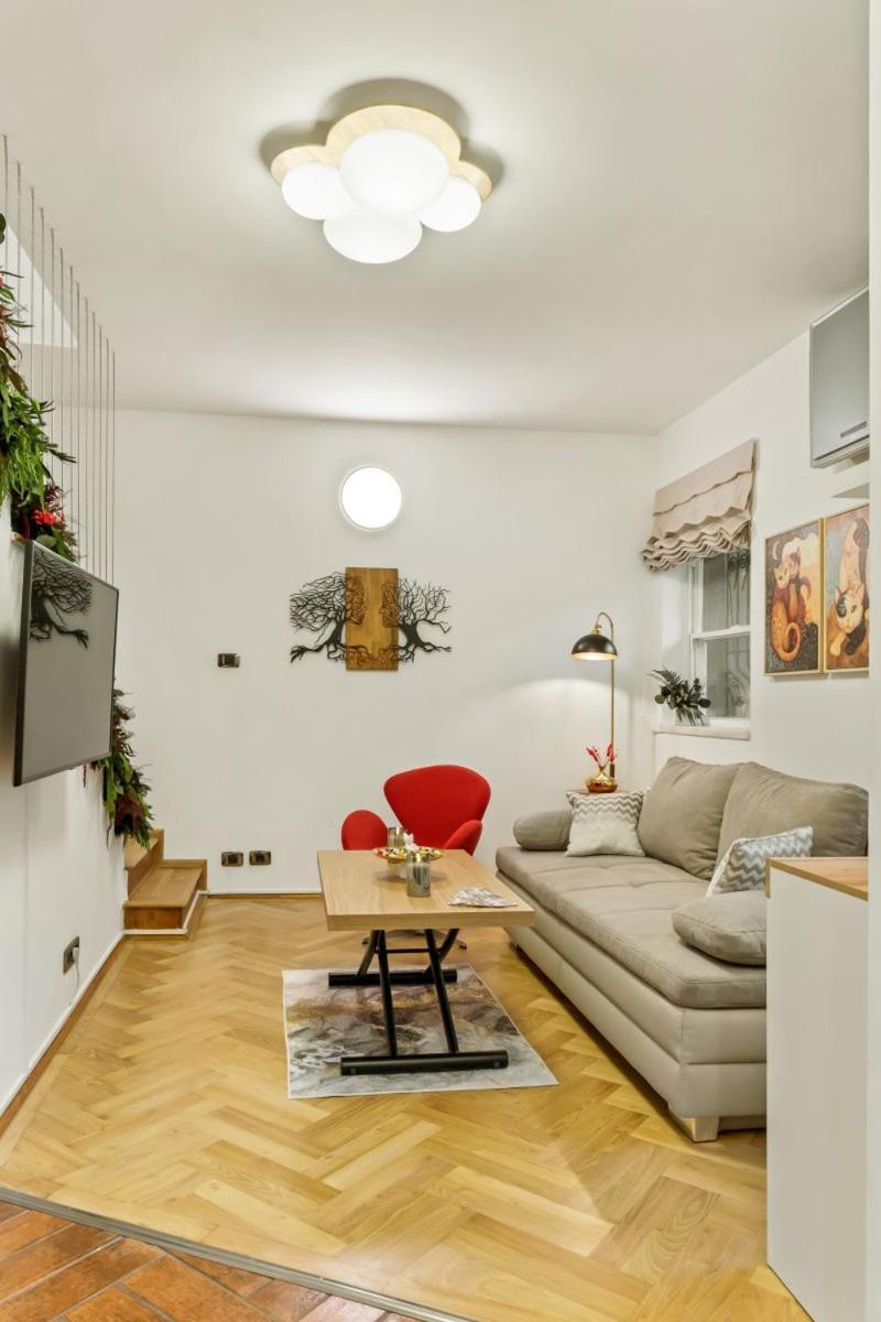 Appartamento Casa De Povesti - Calea Victoriei Bucarest Esterno foto